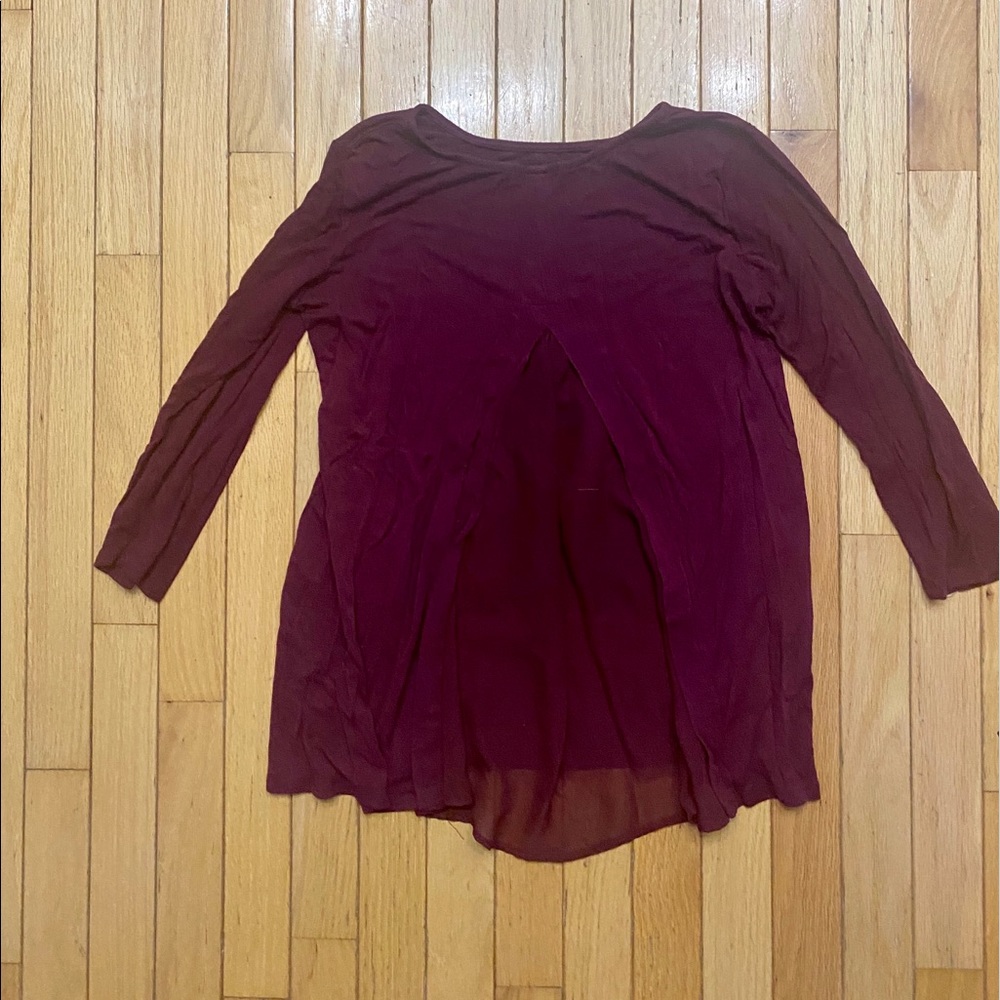 K&c 3/4 sleeve top with sheer back cutout